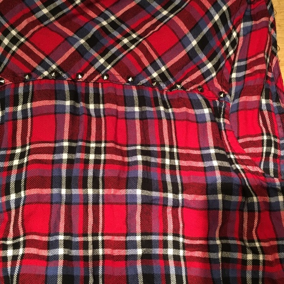 Flannel sleeveless low to high shirt size small - Picture 4 of 4